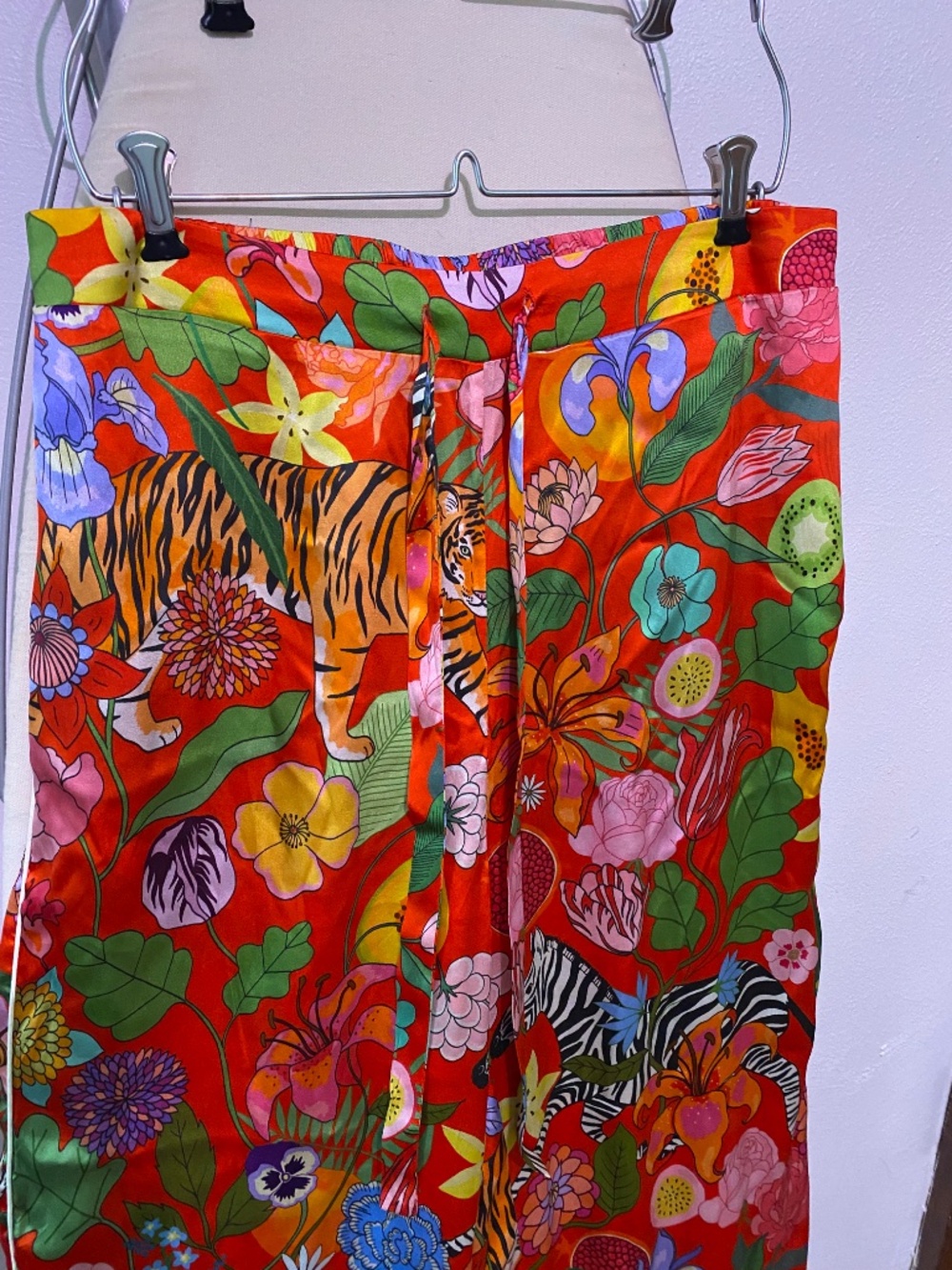 Karen Mabon Silk Tiger Bouquet Pajama Set Medium - Picture 8 of 10
